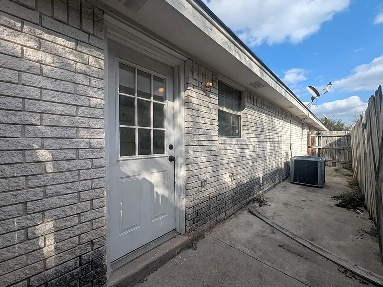 1614 Phoenix St #3 — Photo 20