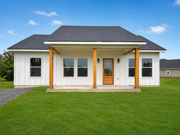 224 W Cardinal St, Ector, TX 75439