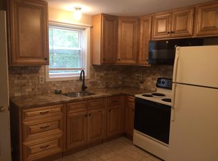 4 Linwood St APT 1, Webster, MA 01570