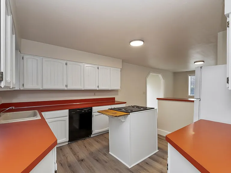 2500 W Madison Ave — Photo 15