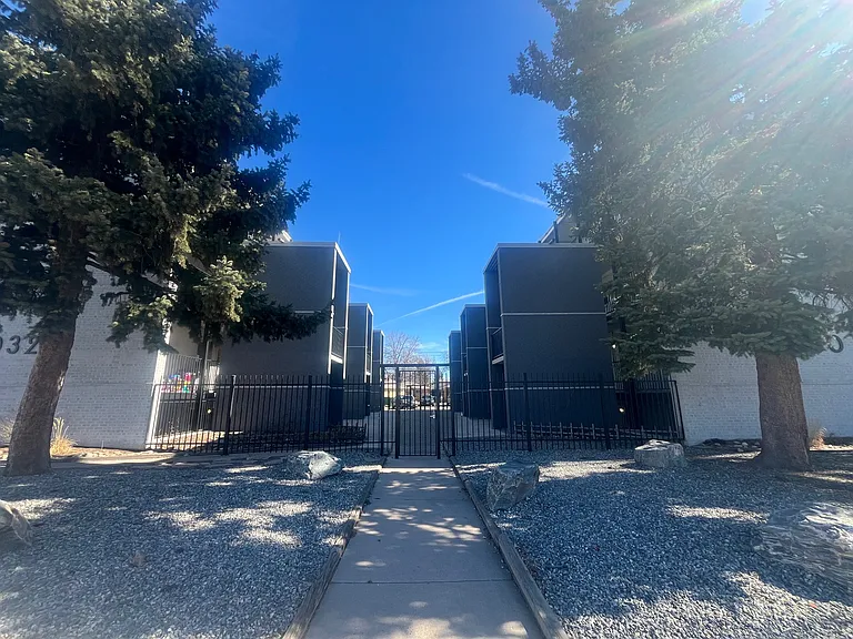 1030 Dayton St — Photo 17