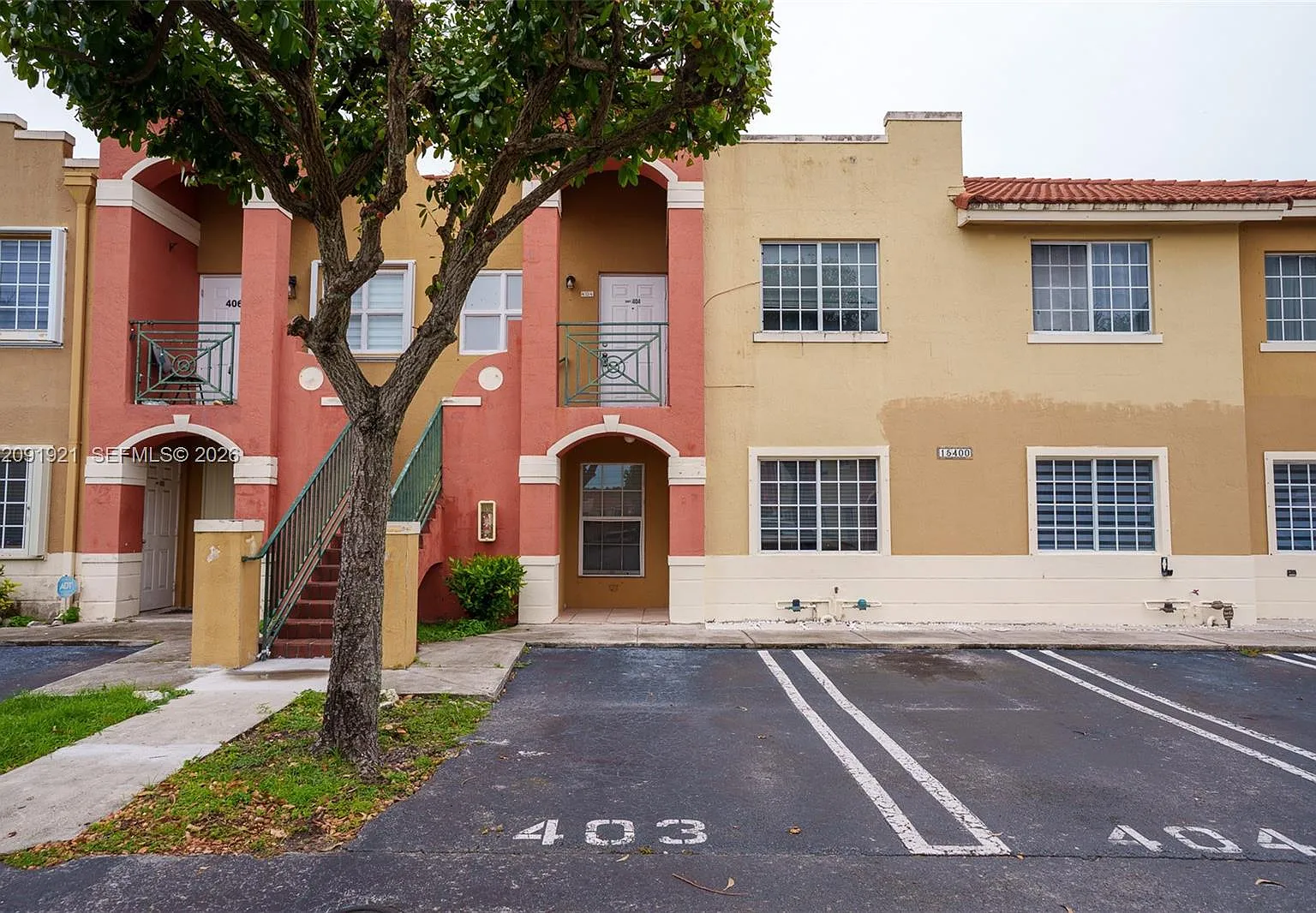 Vista Alegre Townhomes Vi — Photo 2