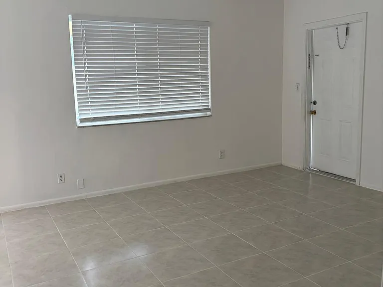 1724 Johnson St #29 — Photo 3