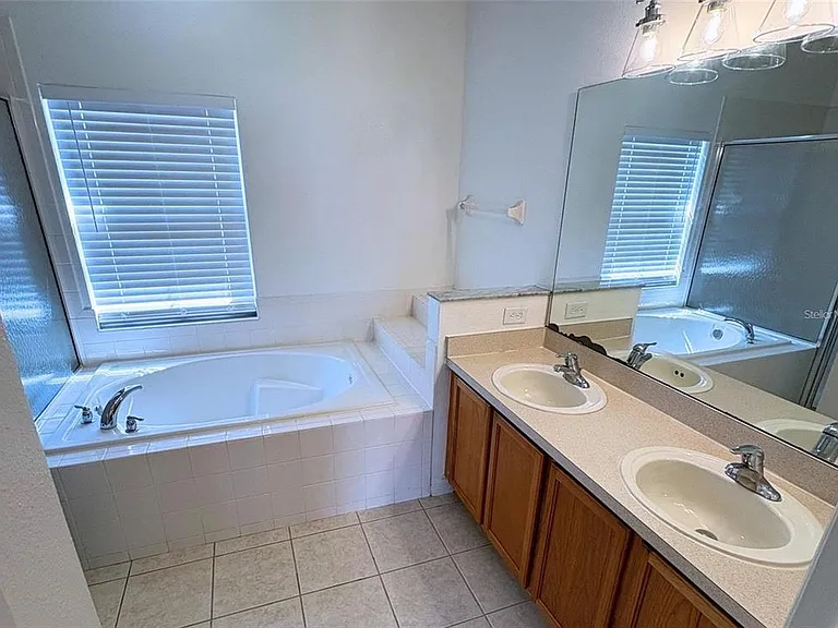 3637 Weatherfield Dr — Photo 12