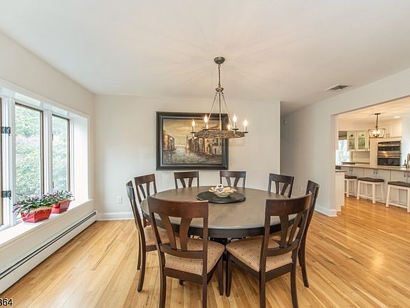 3rd image of 20 Arden Rd