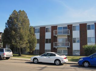 10125 152nd St NW #BACHELOR, Edmonton, AB T5P1Y1