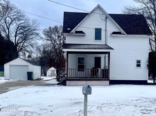 109 6th St, Hatton, ND 58240