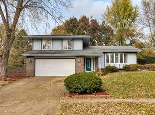 3505 Stonebridge Rd, West Des Moines, IA 50265