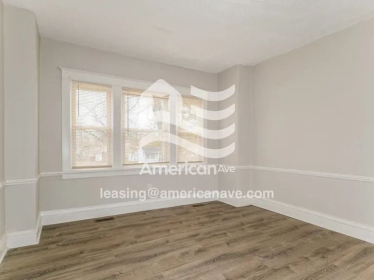 128527_005_dining_room_14303384.jpg