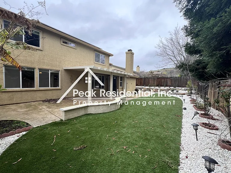 1933 Tyndrum Ln — Photo 36