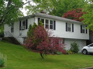 27 Lemay Rd, Woonsocket, RI 02895