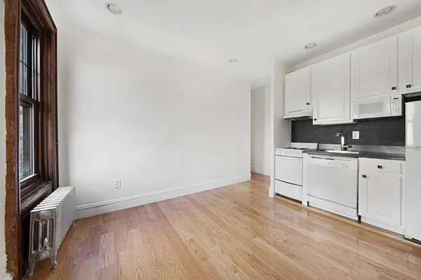 Rented by Compass | media 29