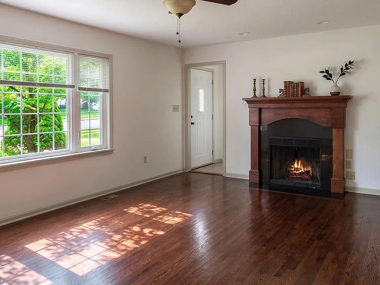 5204 Brookside Blvd — Photo 5