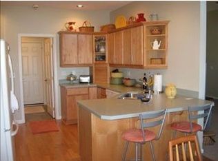 23 Manor Dr, Grove City, PA