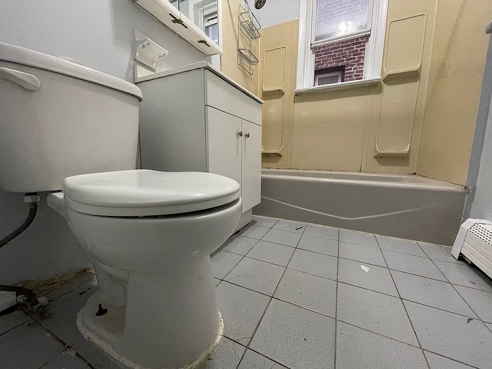 2nd image of 309 6th St #42E