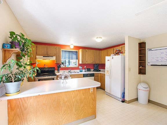 4th image of 6606 NE 104th Ave