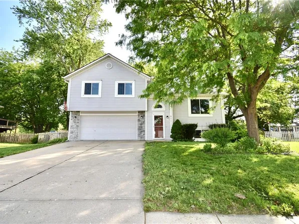 911 Madelyn Dr, Kearney, MO 64060