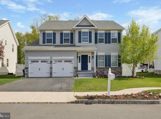 2205 Cloverdale Ave, Pennsburg, PA 18073