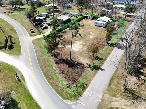 140 Ridgewood St, Wewahitchka, FL 32465