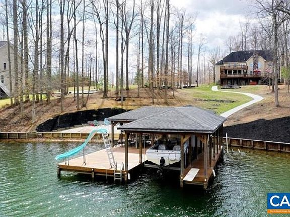3rd image of 1915 Lake Forest Dr