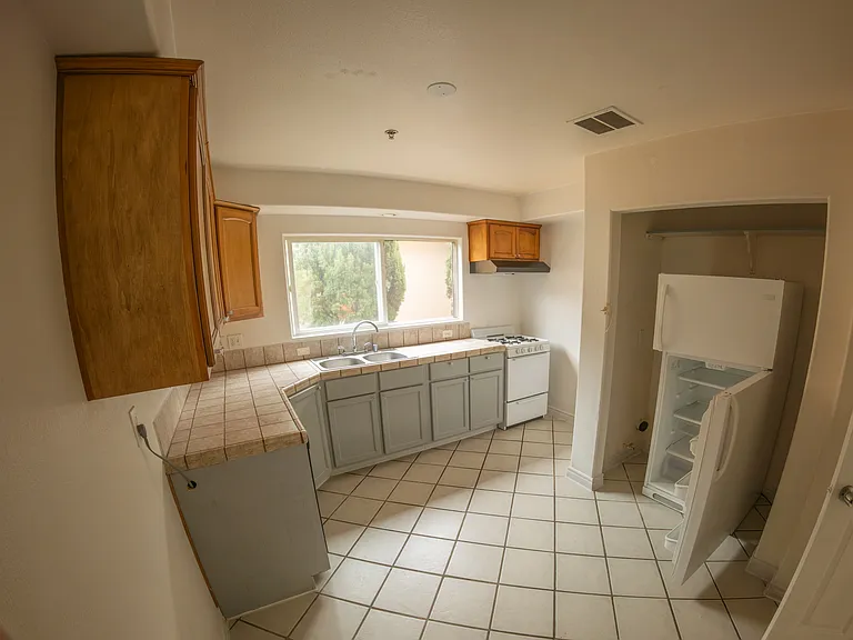 5033 Maplewood Ave #4 — Photo 4