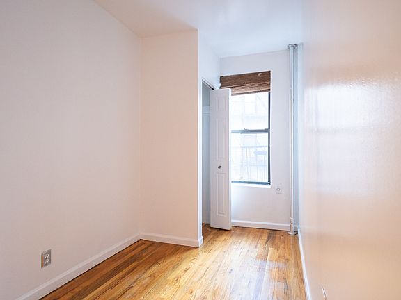 5th image of 453 W 36th St #12