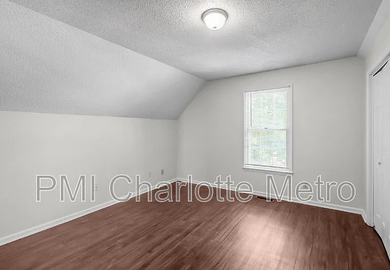10800 Whittersham Dr — Photo 25