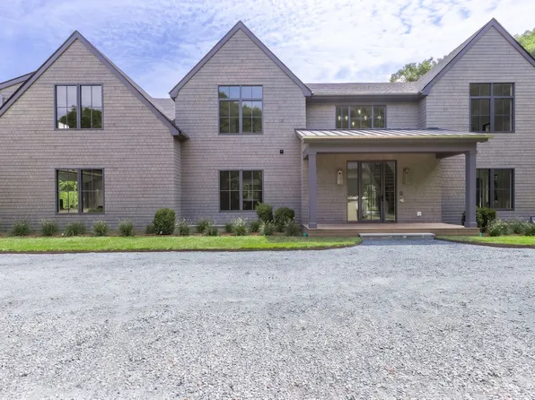 190A S Country Rd, Remsenburg, NY 11960