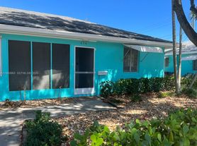 414 9th Ave N, Lake Worth, FL