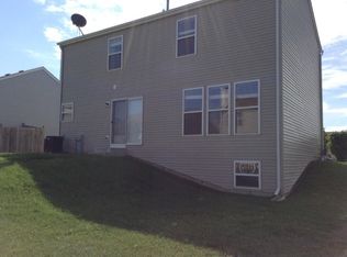 1826 Woodside Dr, Woodstock, IL 60098