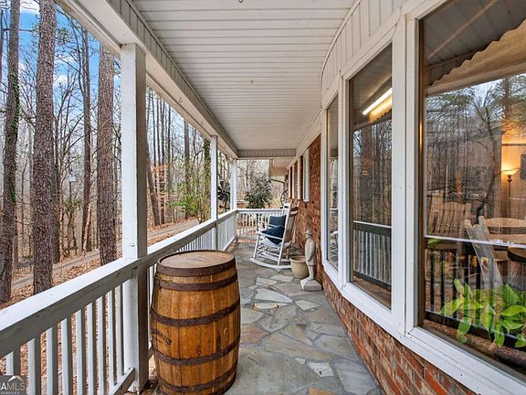 5th image of 645 Davis Rd