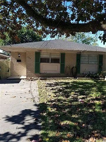 2 bed, 1.0 bath, 896 sqft, $1,400 — Photo 1