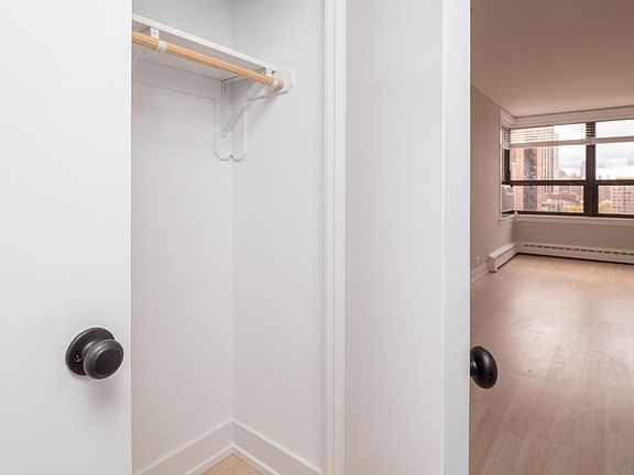 2nd image of 445 W Wellington Ave APT 3G