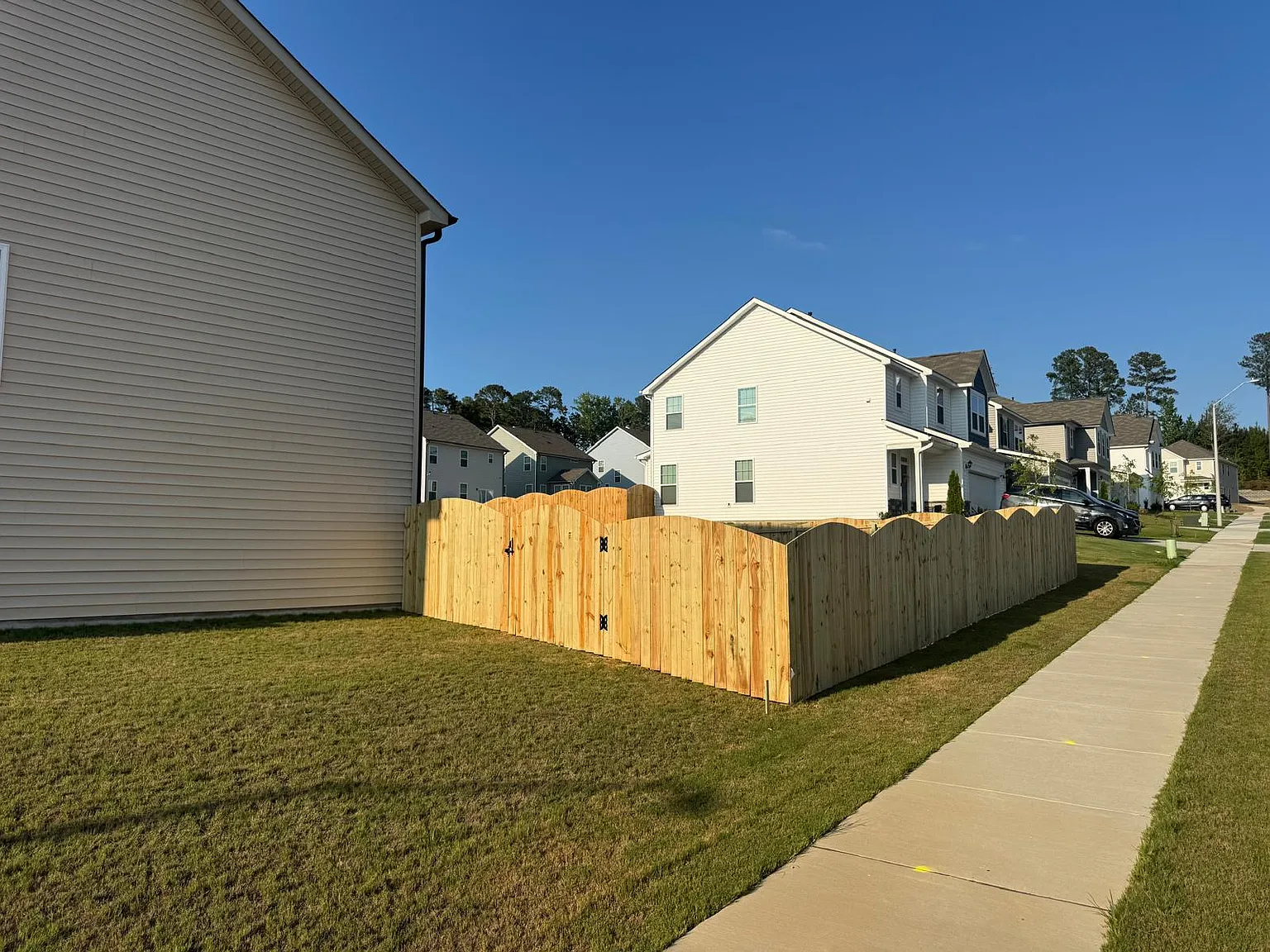 4 bed, 2.5 bath, 1985 sqft, $2,149 — Photo 3