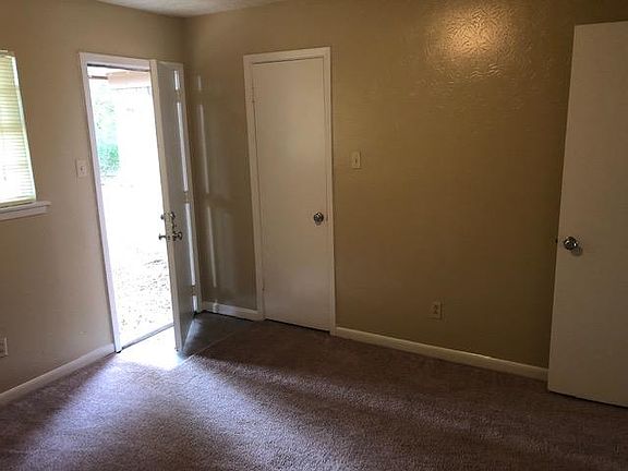 4th image of 414 Tammy Lynn Dr #A