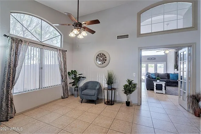 2933 E Verbena Dr — Photo 5