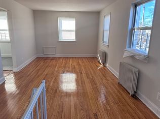 6707 223rd Pl #B, Oakland Gardens, NY 11364