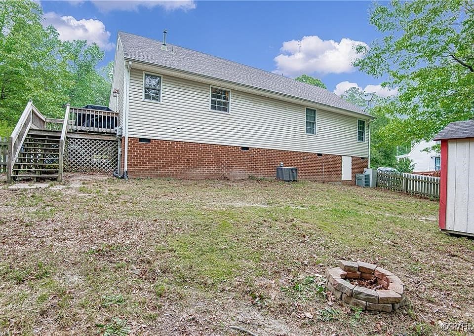 2nd image of 2621 Forest Lake Rd