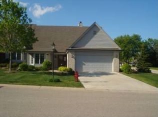 19340 Stonehedge Dr, Brookfield, WI 53045