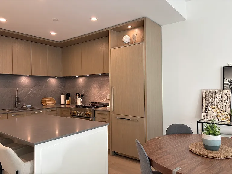 3409 Lakeshore Rd #301 — Photo 3