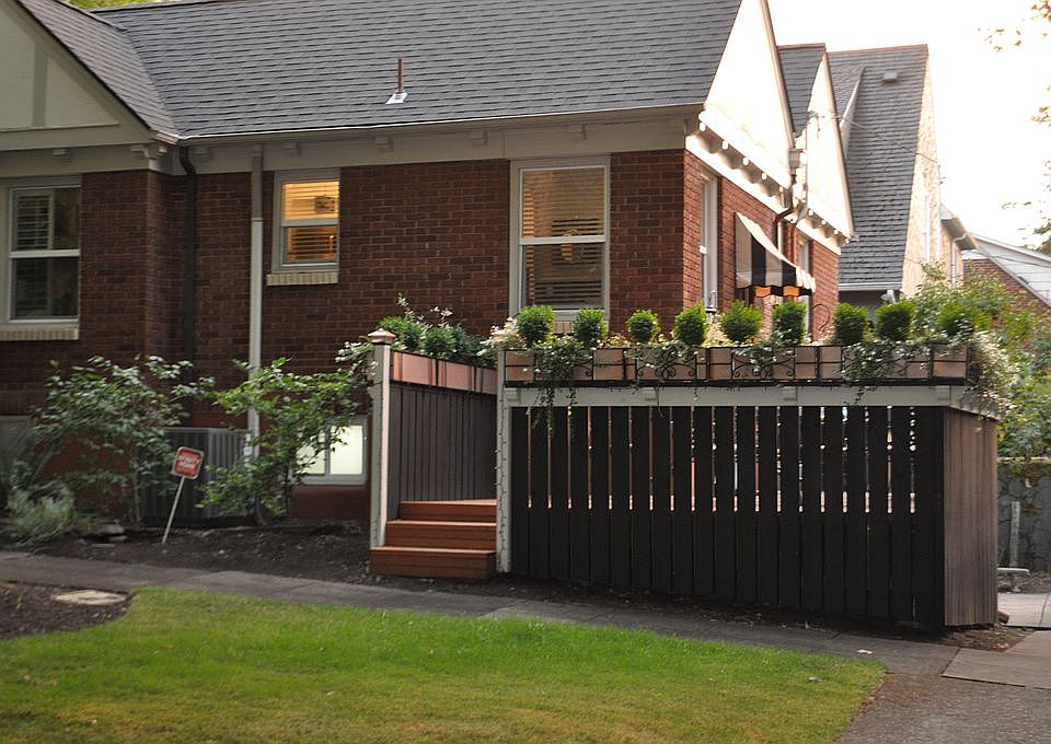 2nd image of 2208 Fairmount Blvd
