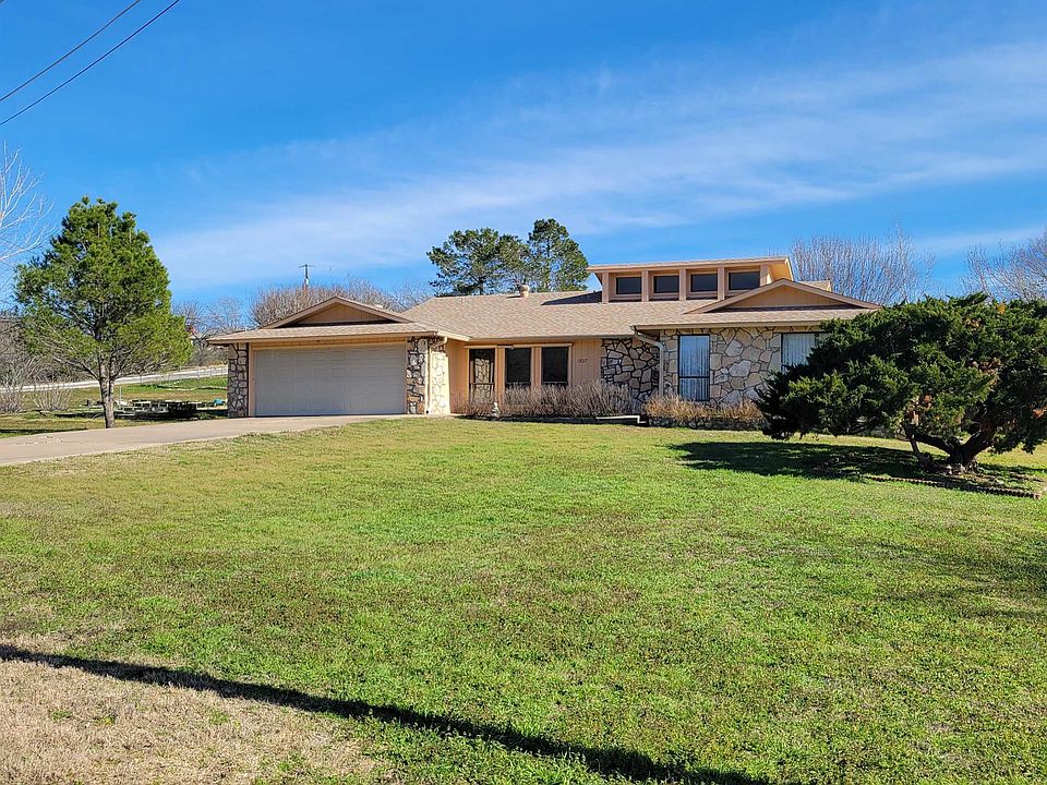 1st image of 1827 Lacy Drive