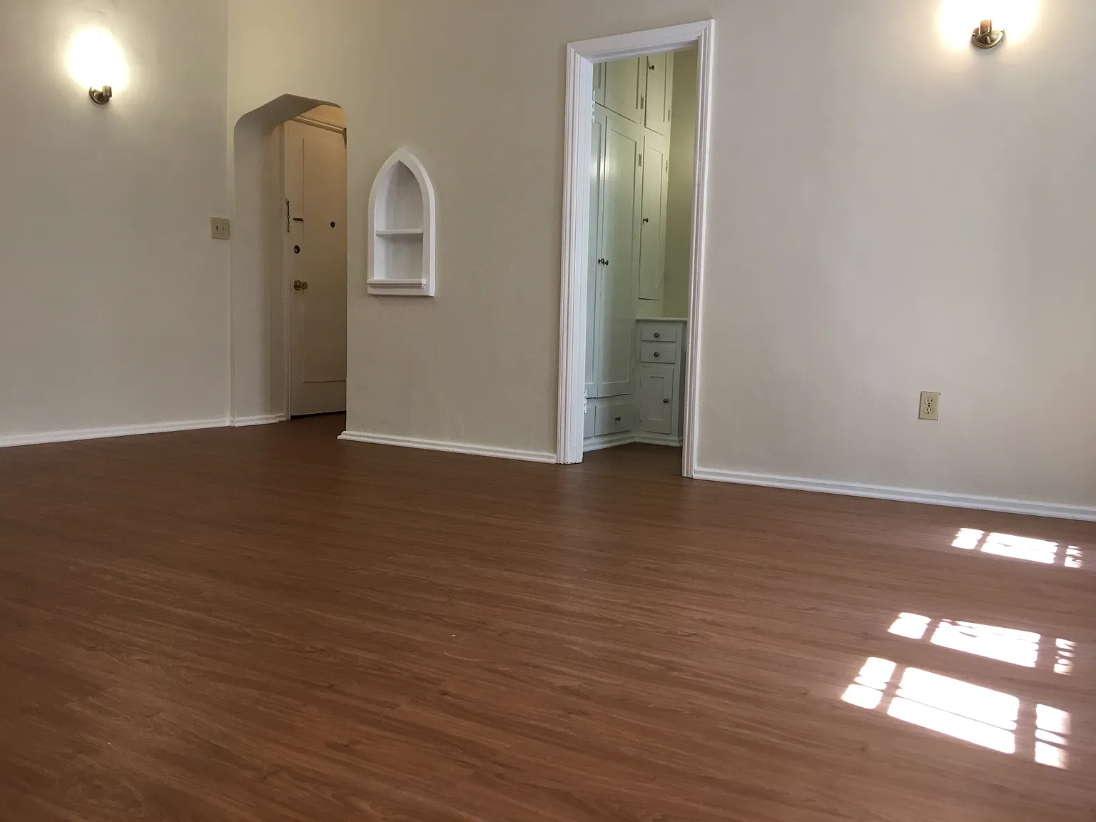 Studio, 600 sqft, $1,450 — Photo 2