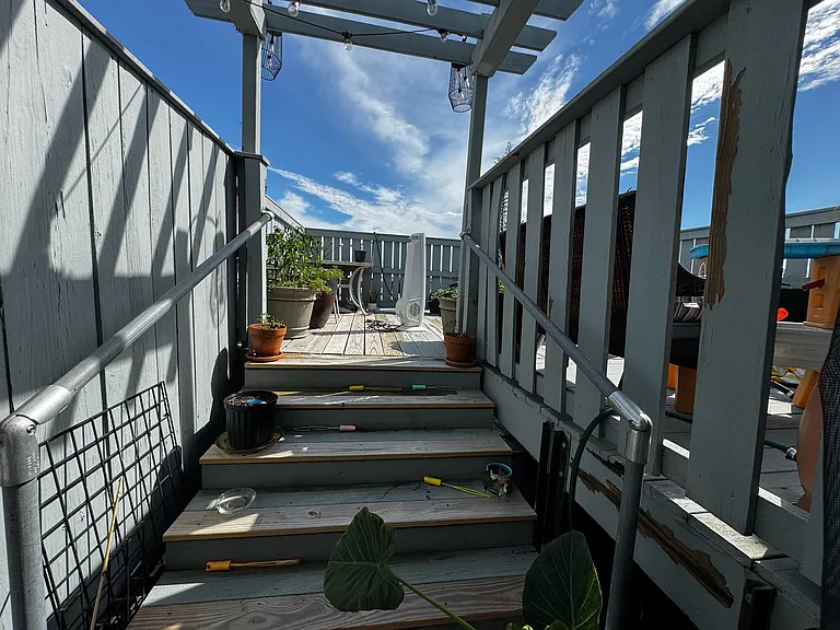 426 Tasker St — Photo 16