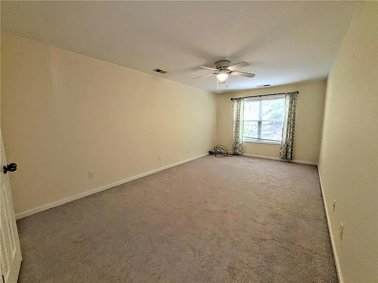 113 Macalester Dr — Photo 9