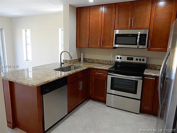 3rd image of 9129 SW 215th Ter