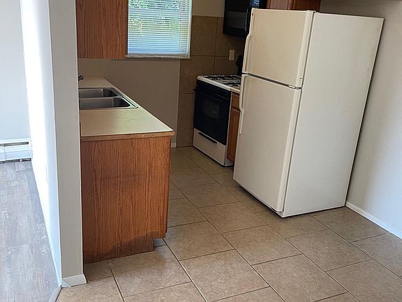 2nd image of 8367 Cottonwood Dr #1
