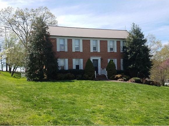 1st image of 114 Magnolia Dr