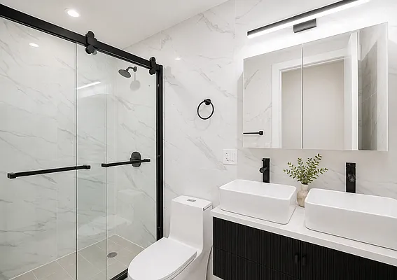 Bathroom, photo 2