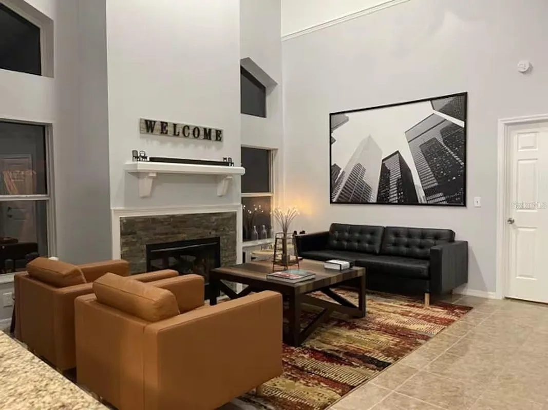 4 bed, 2.5 bath, 1857 sqft, $4,000 — Photo 3